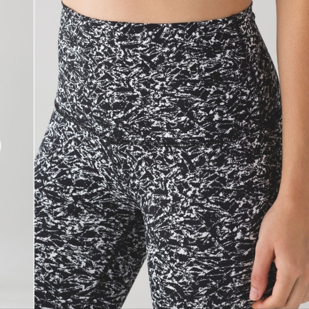🍋Like New Lululemon Wunder Under Pant (Hi-Rise) - Picture 7 of 13